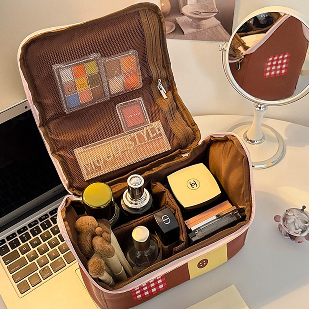 Small house makeup bag - Image 7