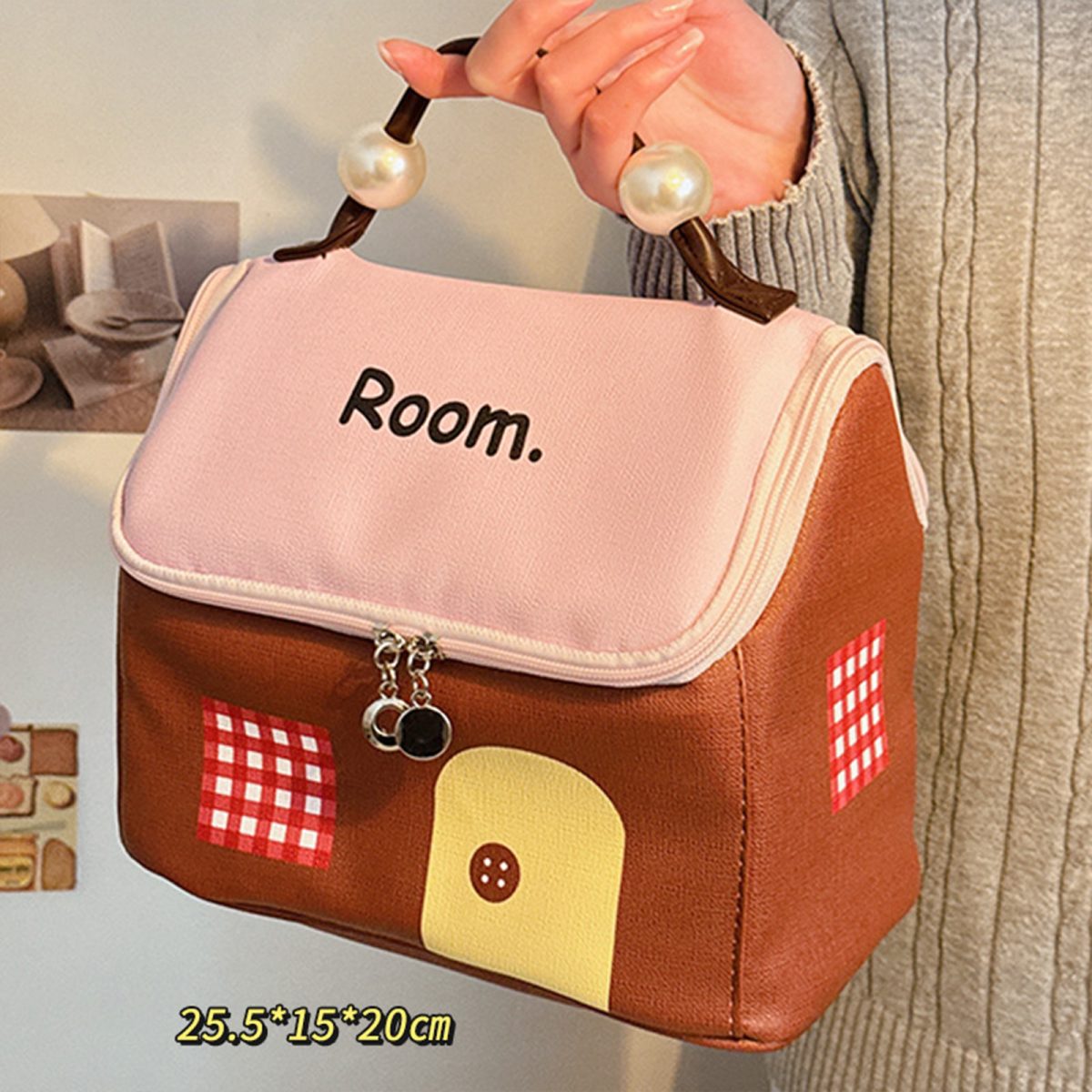 Small house makeup bag - Image 3